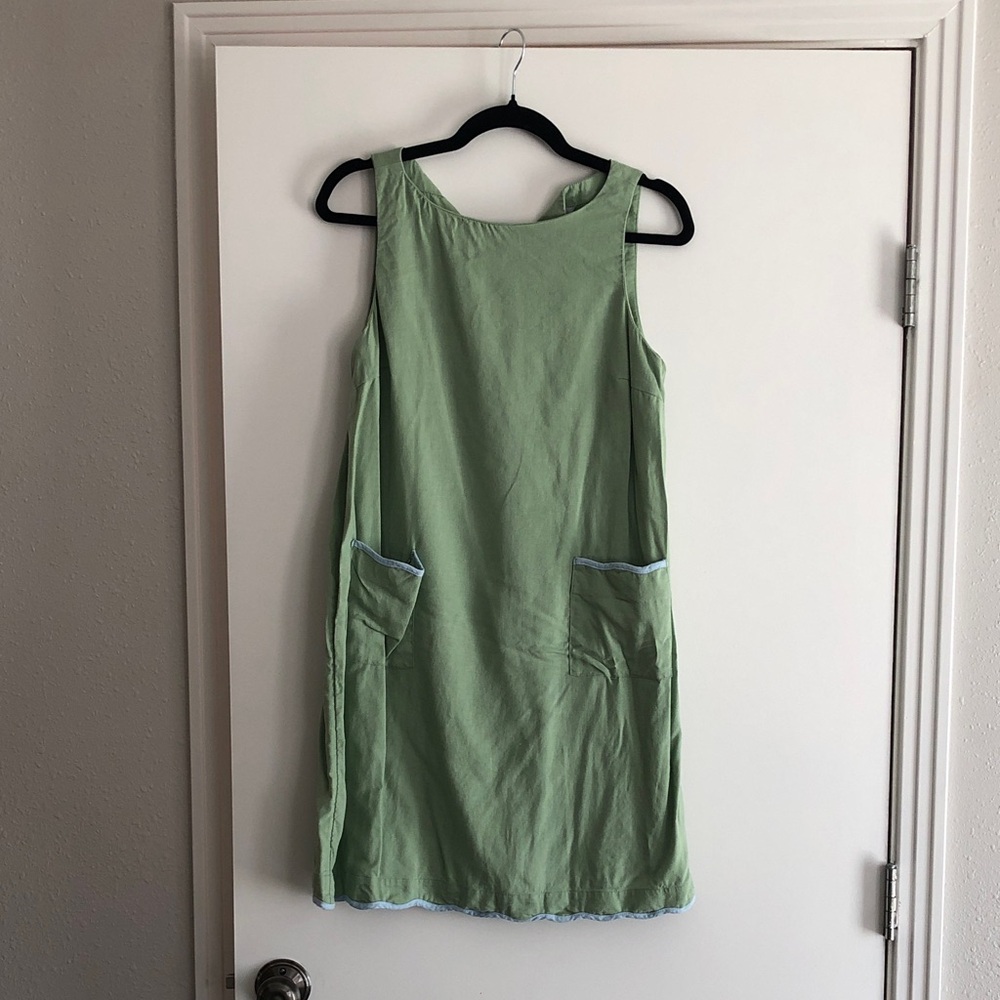 Crown & Ivy Women's Sleeveless Scallop Shift Dress Sage Green Size Small